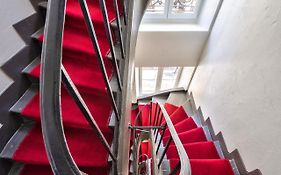 Stylish Mezzanine Studio In The Heart Of Paris 3F