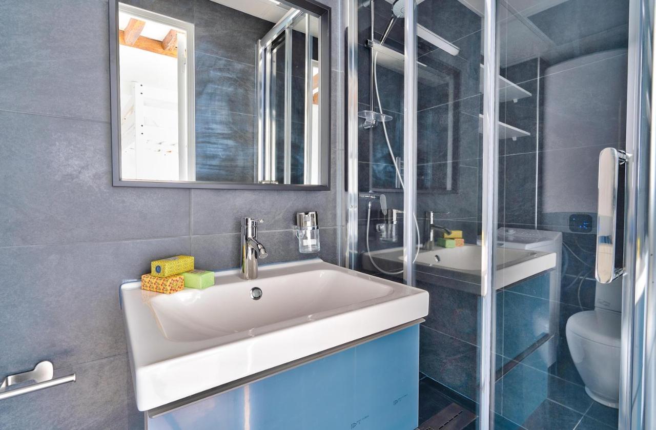 Stylish Mezzanine Studio In The Heart Of Paris 3F Exterior foto